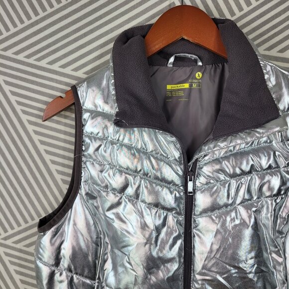 NEW Xersion Puffer Vest Size Medium Sleeveless Full Zip Silver Packable - Picture 2 of 4